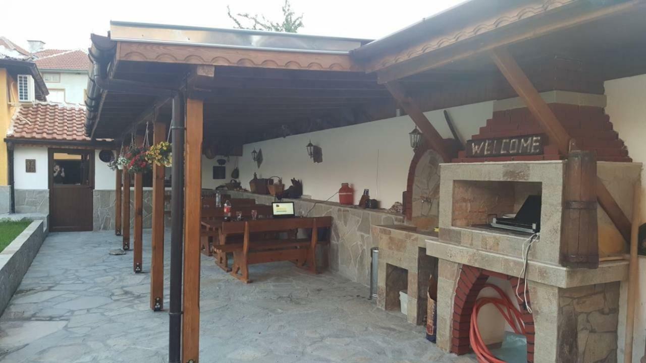 Chilingirovata Kashta Pavel Banya Exterior foto